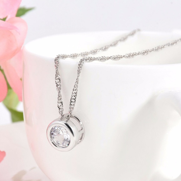 Round Crystal Rhinestone Necklace Silver Pendant - Picture 4 of 8